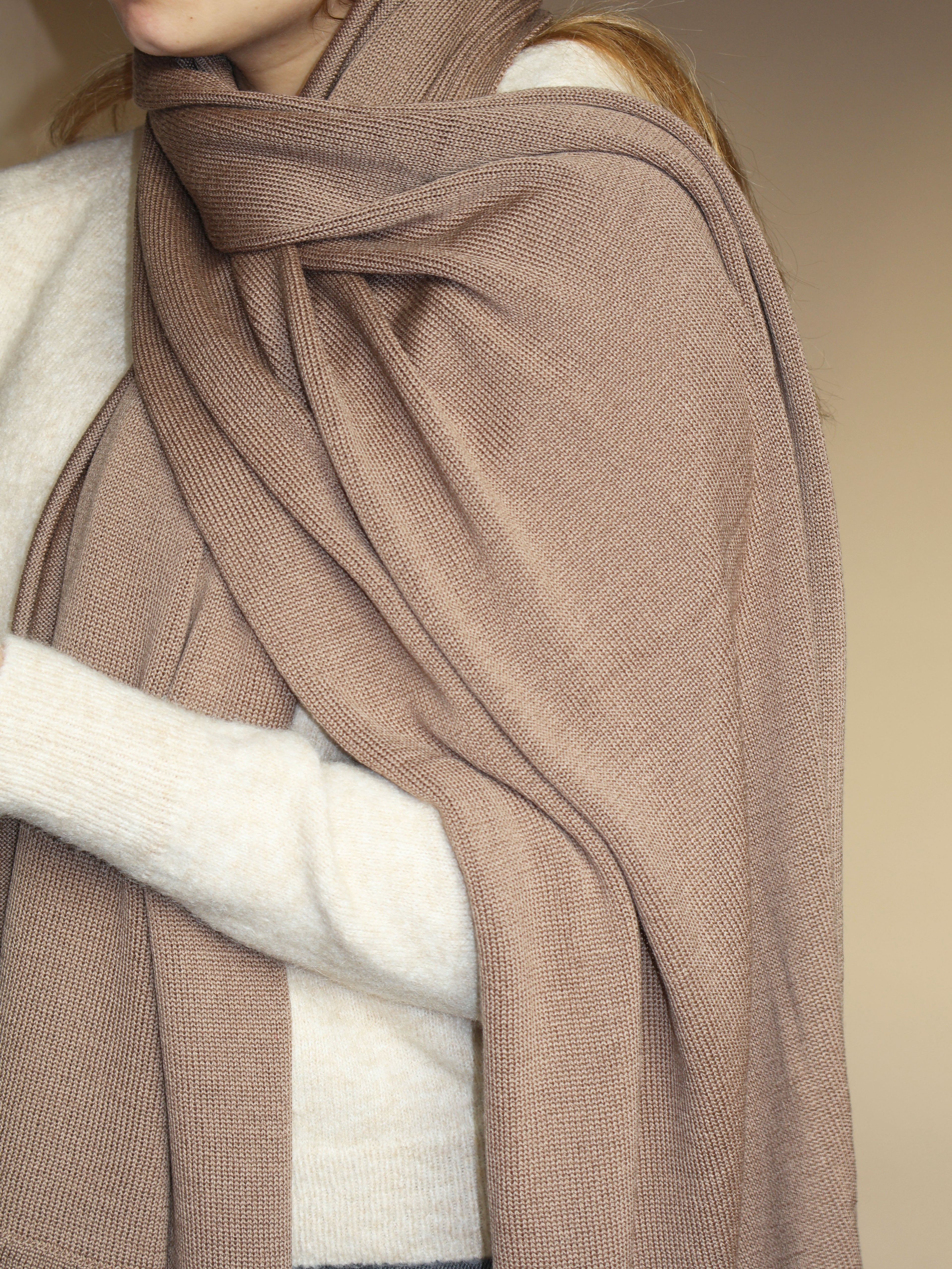 Penelope sjaal van merinowol camel