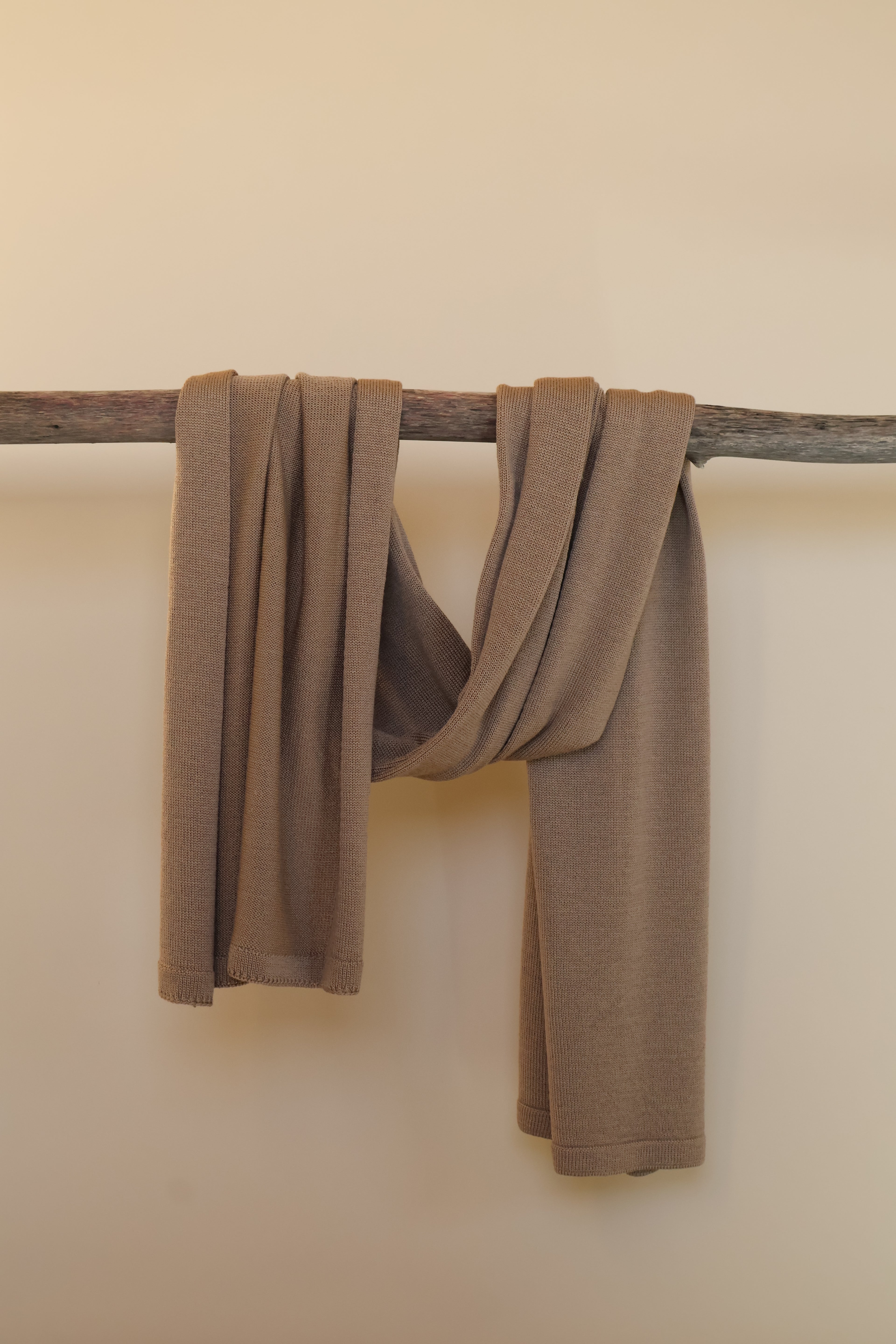 Camel gekleurde sjaal.